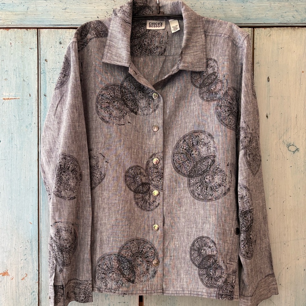 Classy & Chic Gray, Black, & Silver 100% Linen Jacket by Chico’s Design - Picture 3 of 11